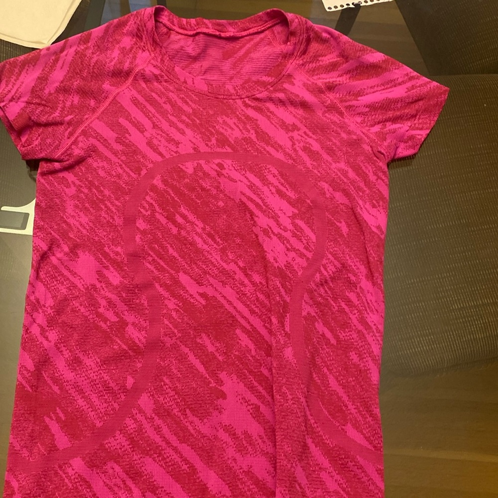 Lululemon T-shirt